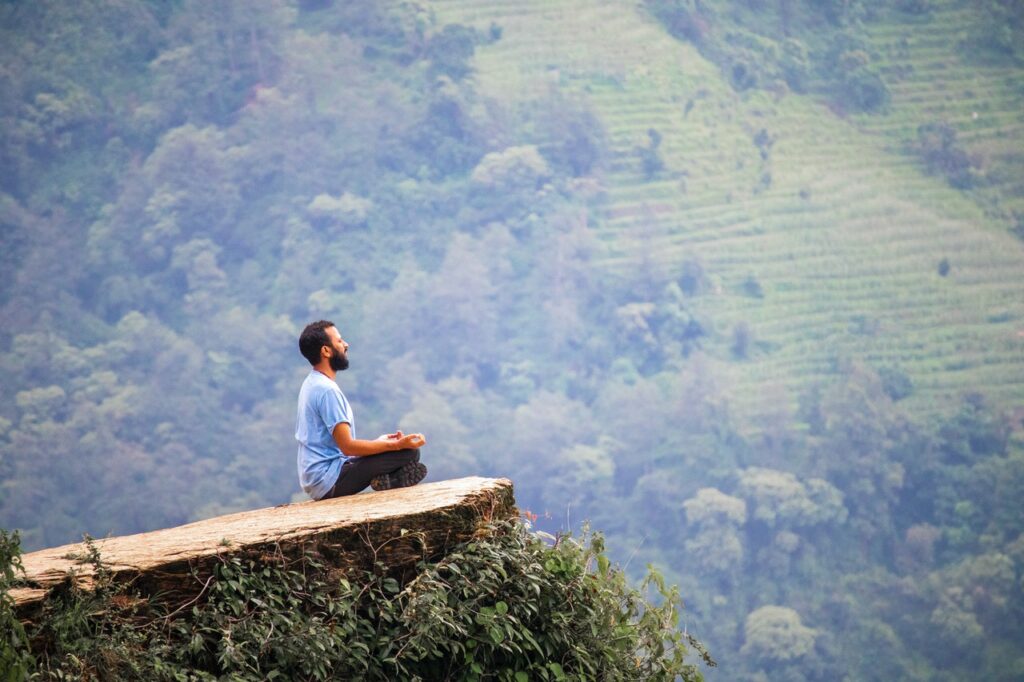 Meditation 101 - The complete meditation guide - meditation in the mountains
